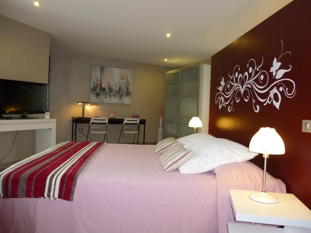 Au Mas De Gamet Bed & Breakfast Theminettes Room photo